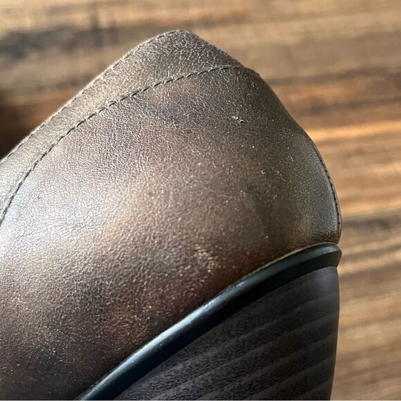 Josef Seibel Leather Bronze Metallic Mary Jane Shoe with 1.5" Heel Size 40/8.5 - Picture 10 of 15